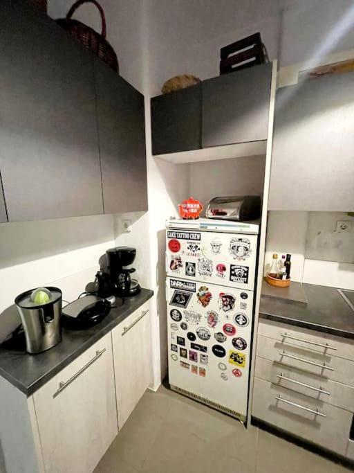 20' From The Airport,20' From The Center Of Athens Apartamento Exterior foto