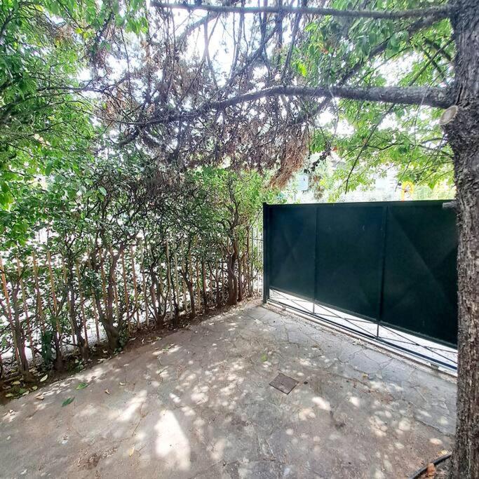 20' From The Airport,20' From The Center Of Athens Apartamento Exterior foto