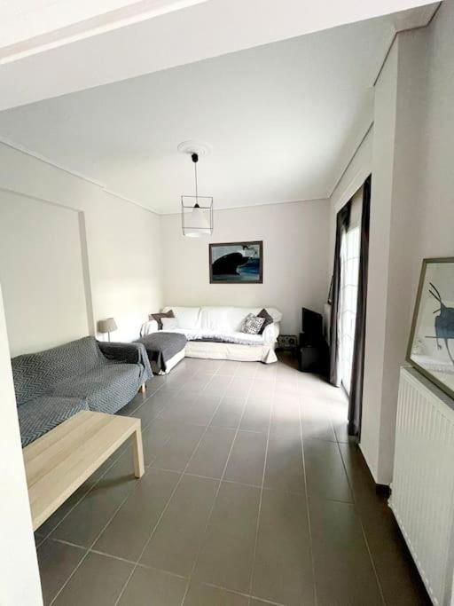 20' From The Airport,20' From The Center Of Athens Apartamento Exterior foto