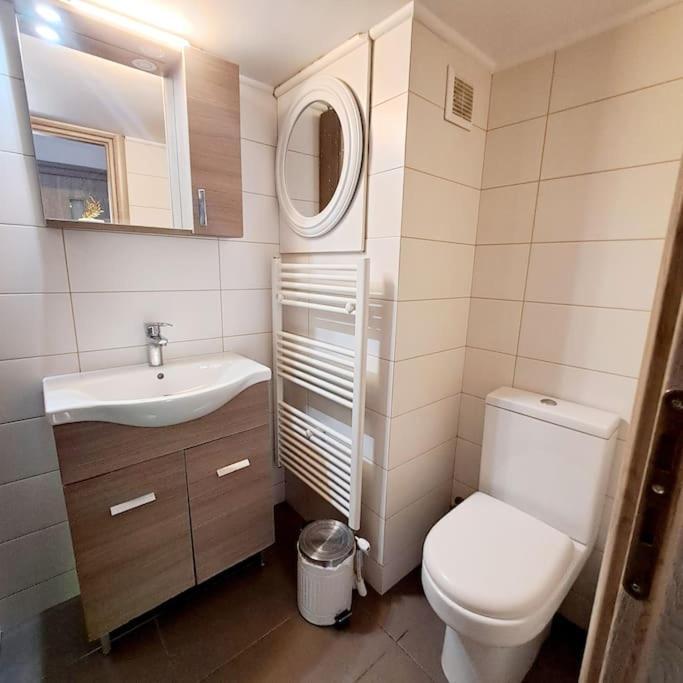 20' From The Airport,20' From The Center Of Athens Apartamento Exterior foto