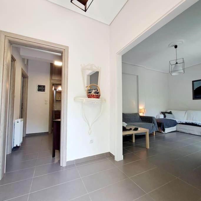 20' From The Airport,20' From The Center Of Athens Apartamento Exterior foto